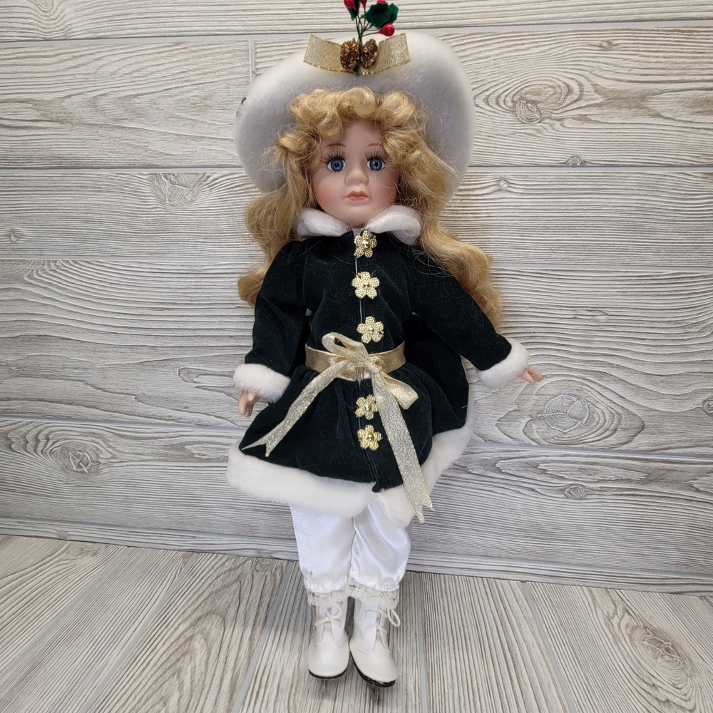 A Connoisseur‎ Collection Porcelain Doll Seymour Mann Nell 16 in Collectable